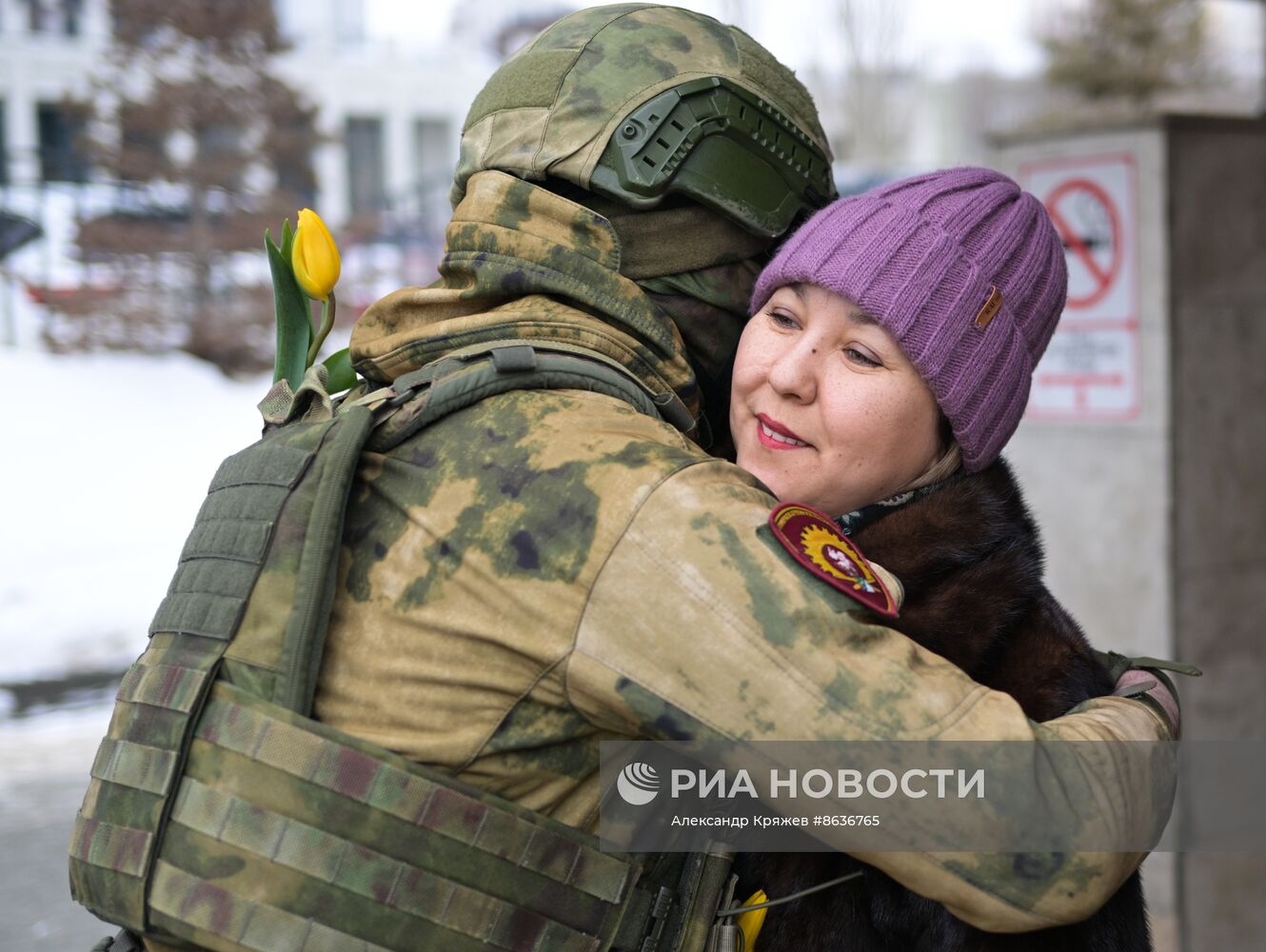 Поздравление женщин с наступающим 8 марта