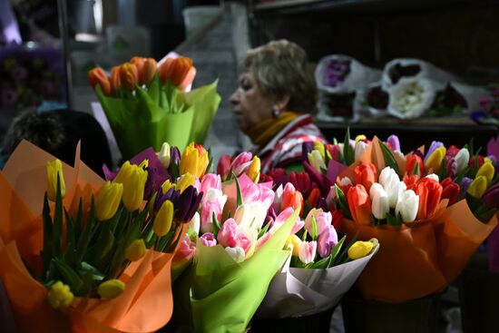 Продажа цветов к 8 марта