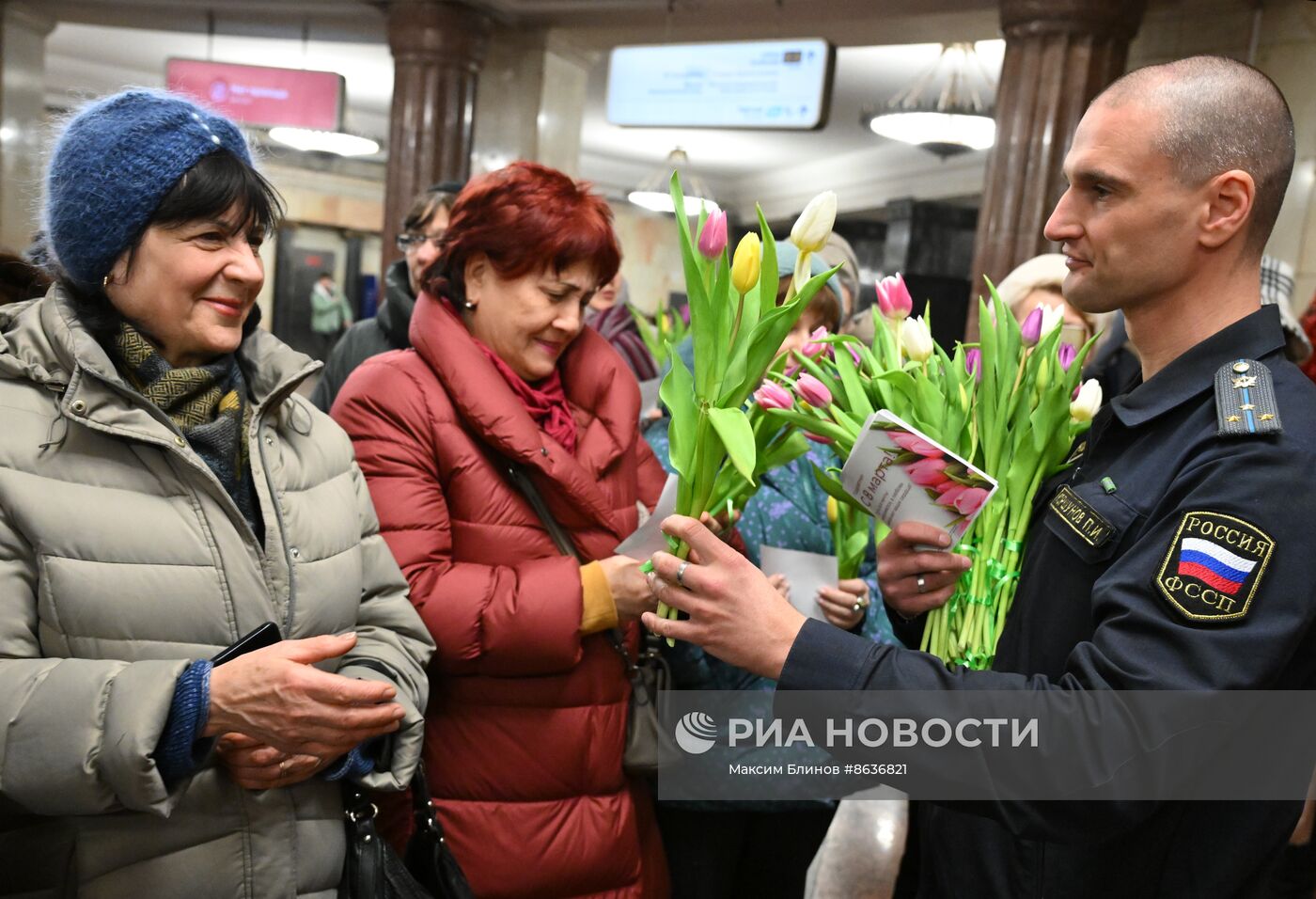 Поздравление женщин с наступающим 8 марта