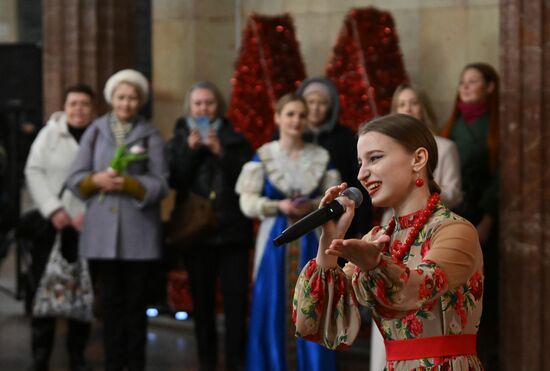 Поздравление женщин с наступающим 8 марта