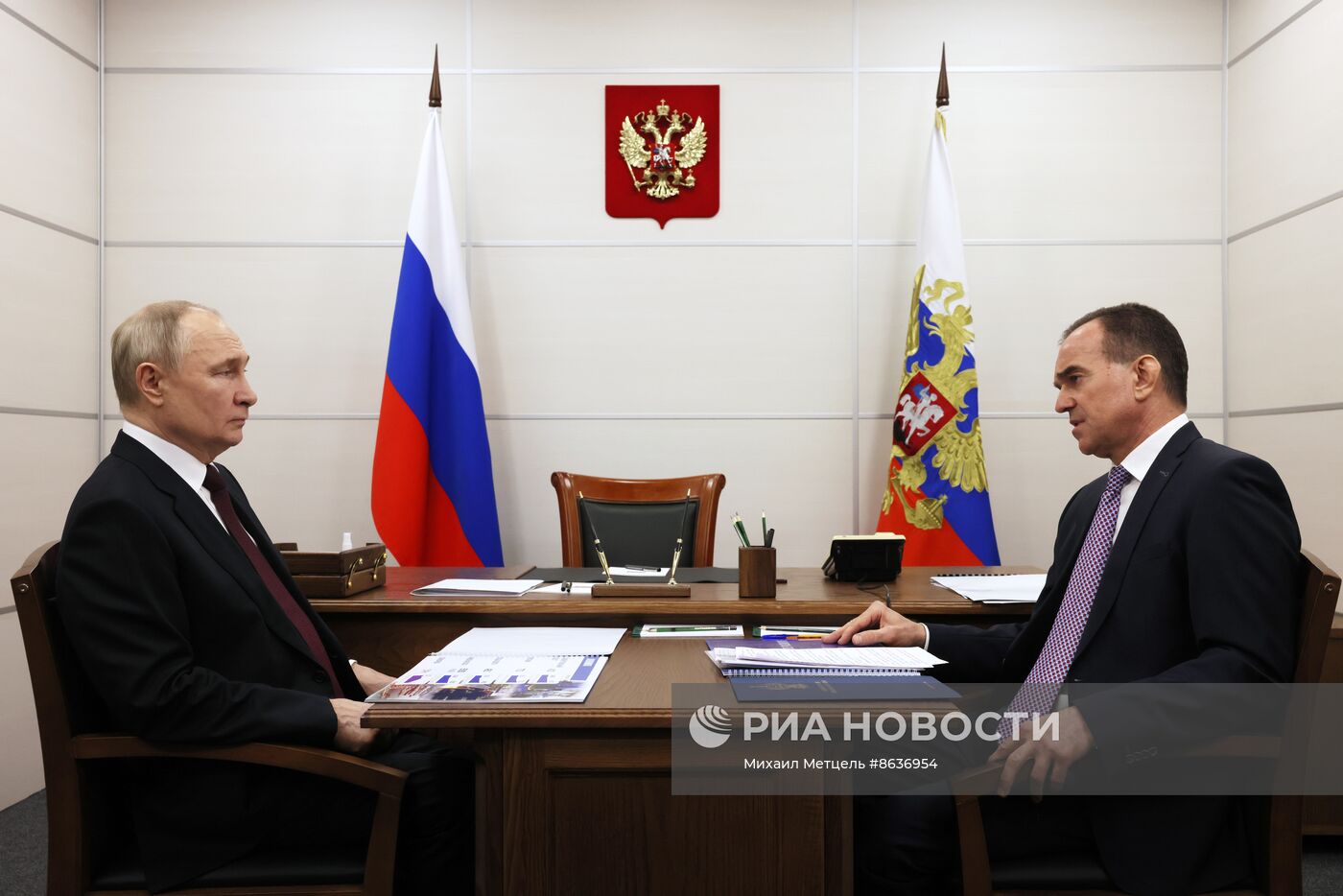 Президент РФ В. Путин встретился с губернатором Краснодарского края В. Кондратьевым