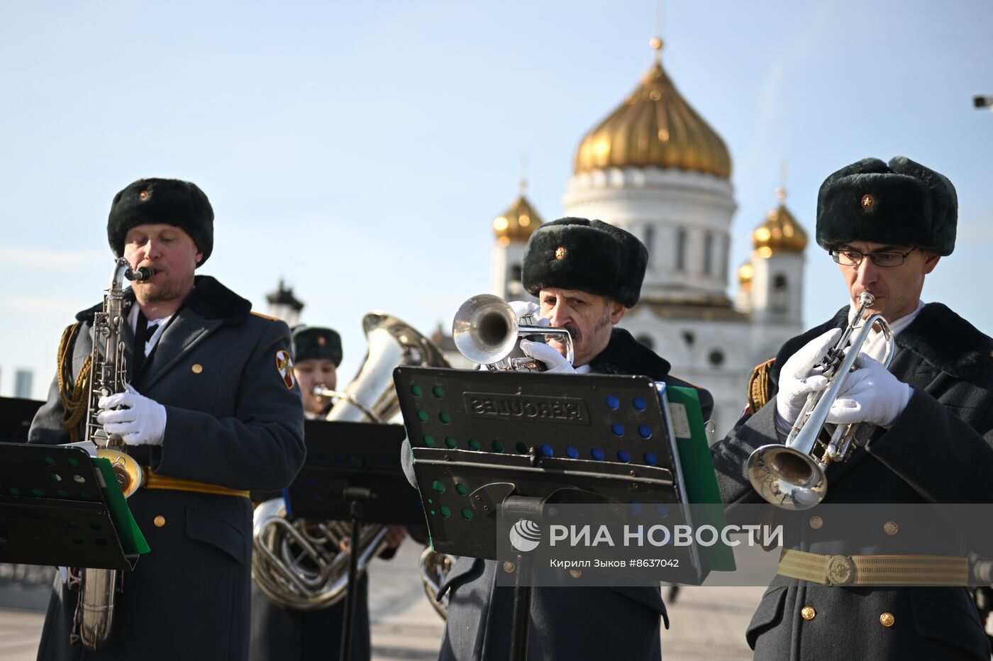 Поздравление женщин с наступающим 8 марта