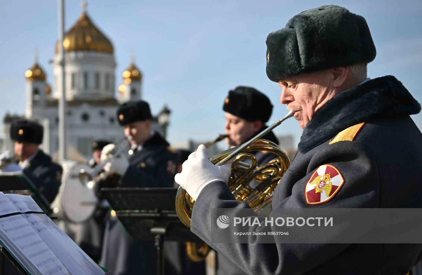 Поздравление женщин с наступающим 8 марта