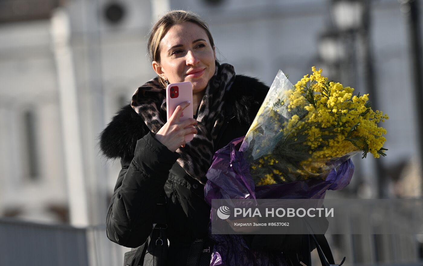 Поздравление женщин с наступающим 8 марта