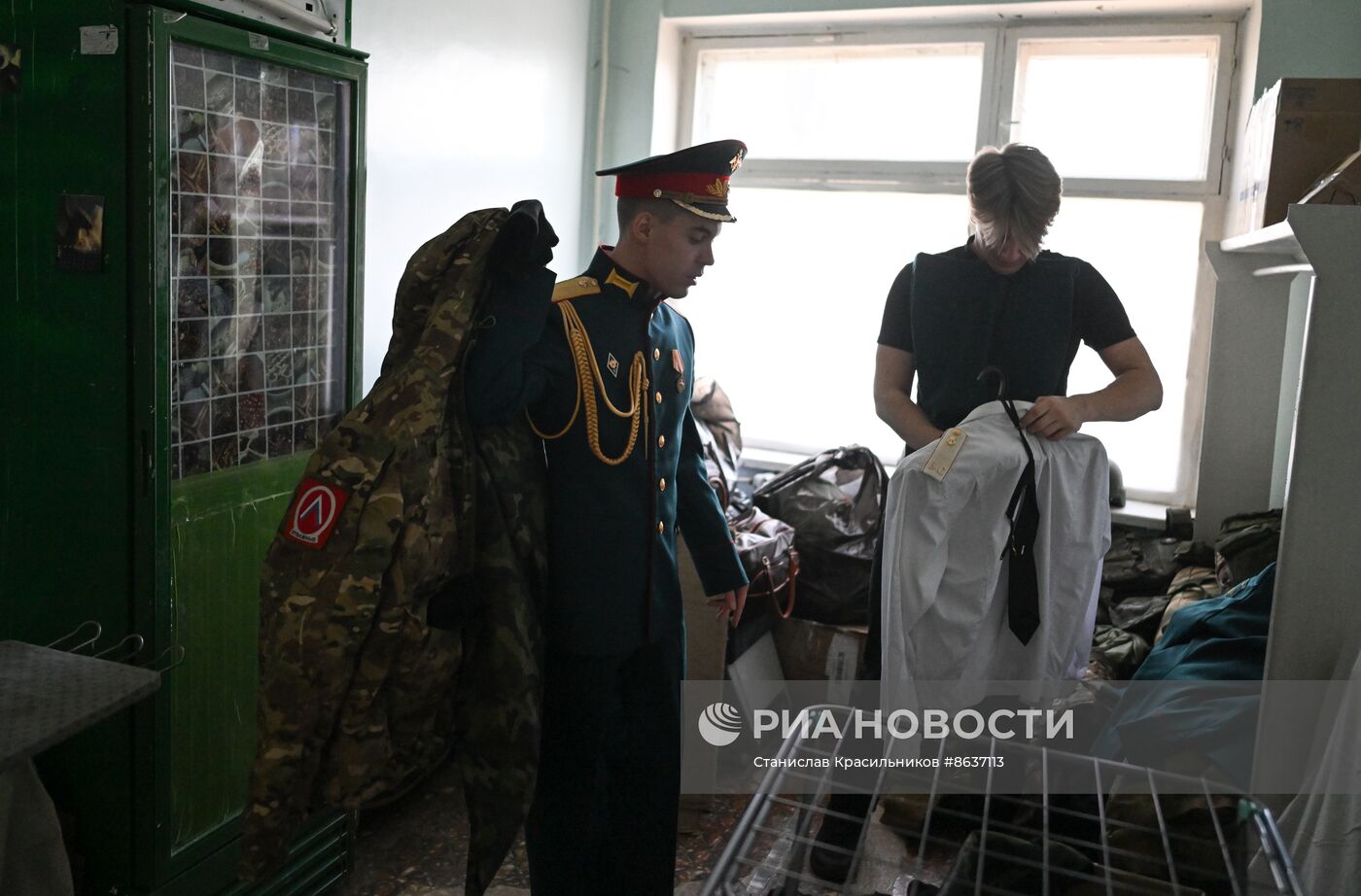 Концерт ансамбля песни и пляски ЦВО для военных медиков-женщин в зоне СВО