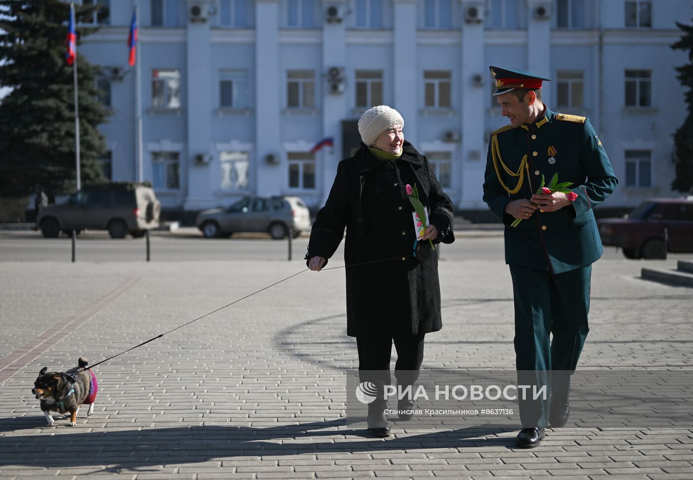 Артисты ансамбля песни и пляски ЦВО поздравили женщин с 8 Марта в зоне СВО