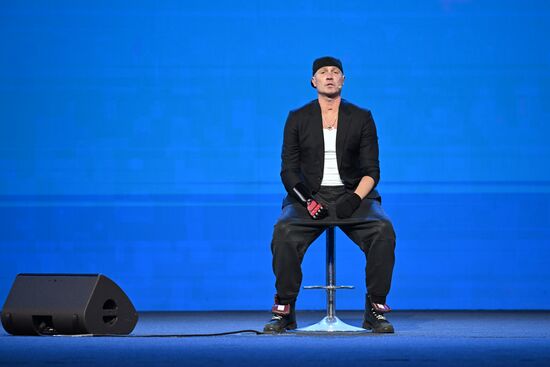 Международная выставка-форум "Россия"
Премьера документального фильма "Роман Костомаров: Рожденный дважды", павильон №75
Роман Костомаров, олимпийский чемпион по фигурному катанию, двукратный чемпион мира, трехкратный чемпион Европы Место: Россия, Москва. Автор: Григорий Сысоев/РИА Новости. Выставка "Россия". Премьера документального фильма "Роман Костомаров: Рожденный дважды"