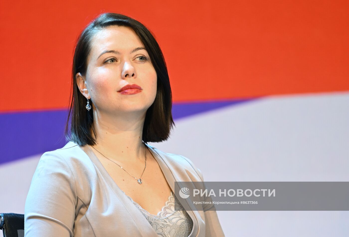 Выставка "Россия". Открывающая дискуссия "Литература настоящего"