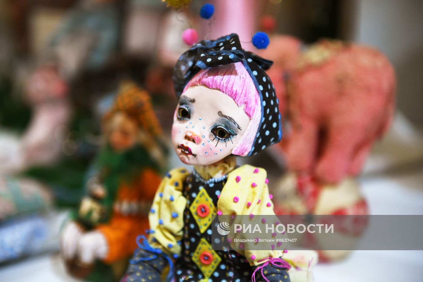 Выставка "Весенний бал кукол"