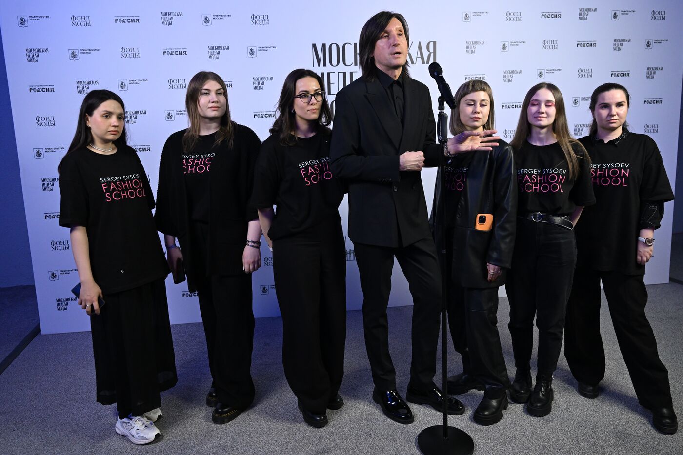 Выставка "Россия". Гала-показ российских школ моды по случаю закрытия Московской недели моды