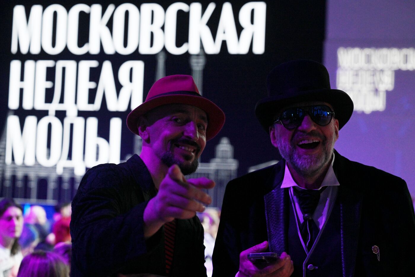 Выставка "Россия". Гала-показ российских школ моды по случаю закрытия Московской недели моды