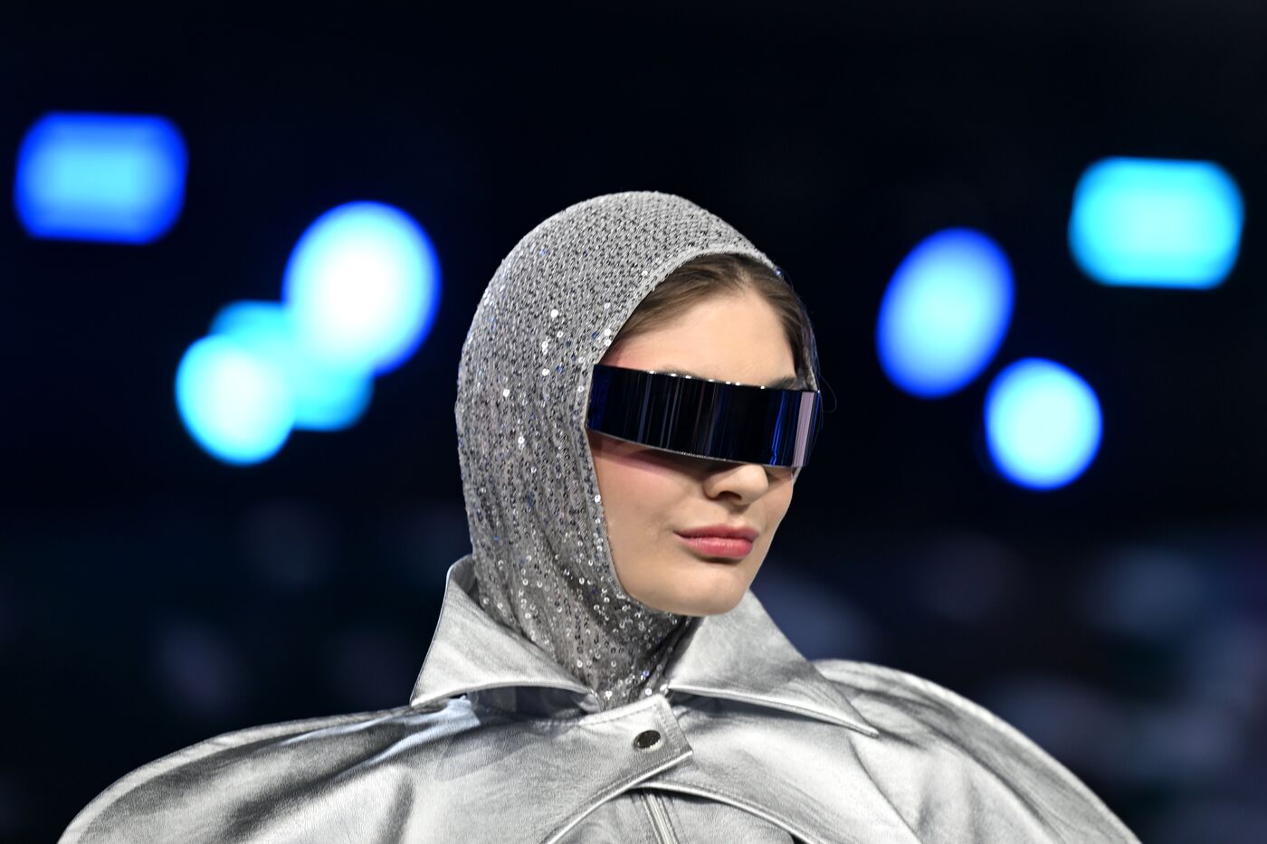 Выставка "Россия". Гала-показ российских школ моды по случаю закрытия Московской недели моды