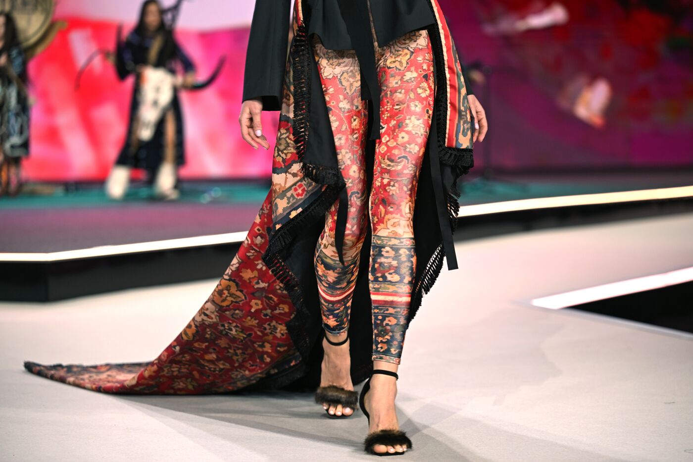 Выставка "Россия". Гала-показ российских школ моды по случаю закрытия Московской недели моды