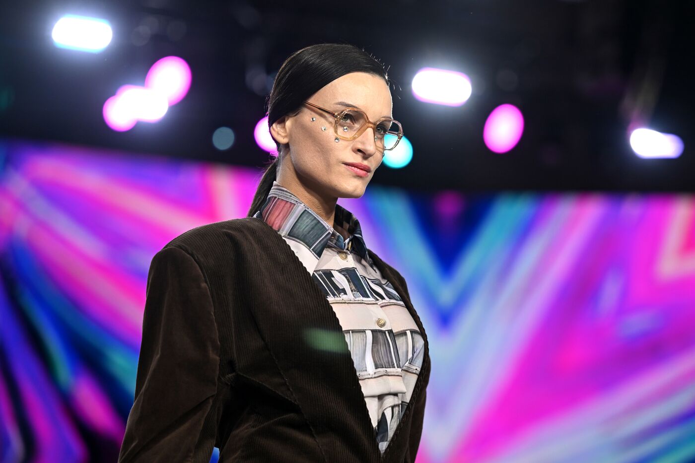 Выставка "Россия". Гала-показ российских школ моды по случаю закрытия Московской недели моды