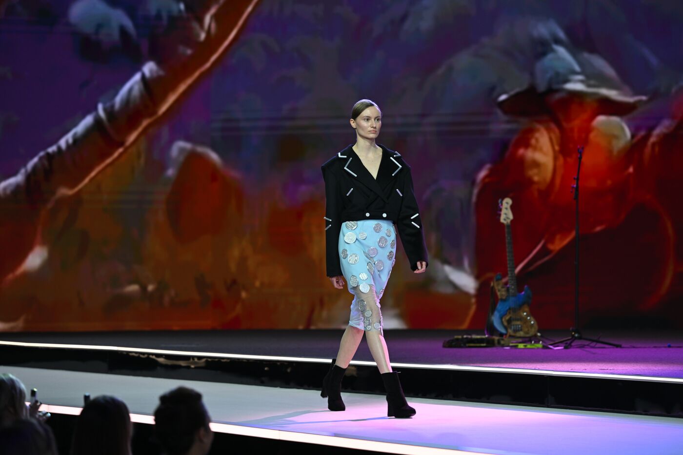 Выставка "Россия". Гала-показ российских школ моды по случаю закрытия Московской недели моды