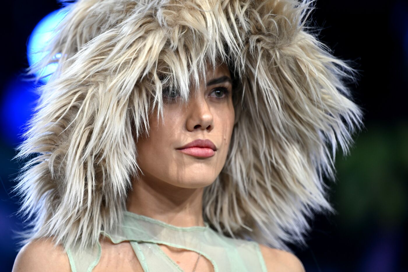 Выставка "Россия". Гала-показ российских школ моды по случаю закрытия Московской недели моды