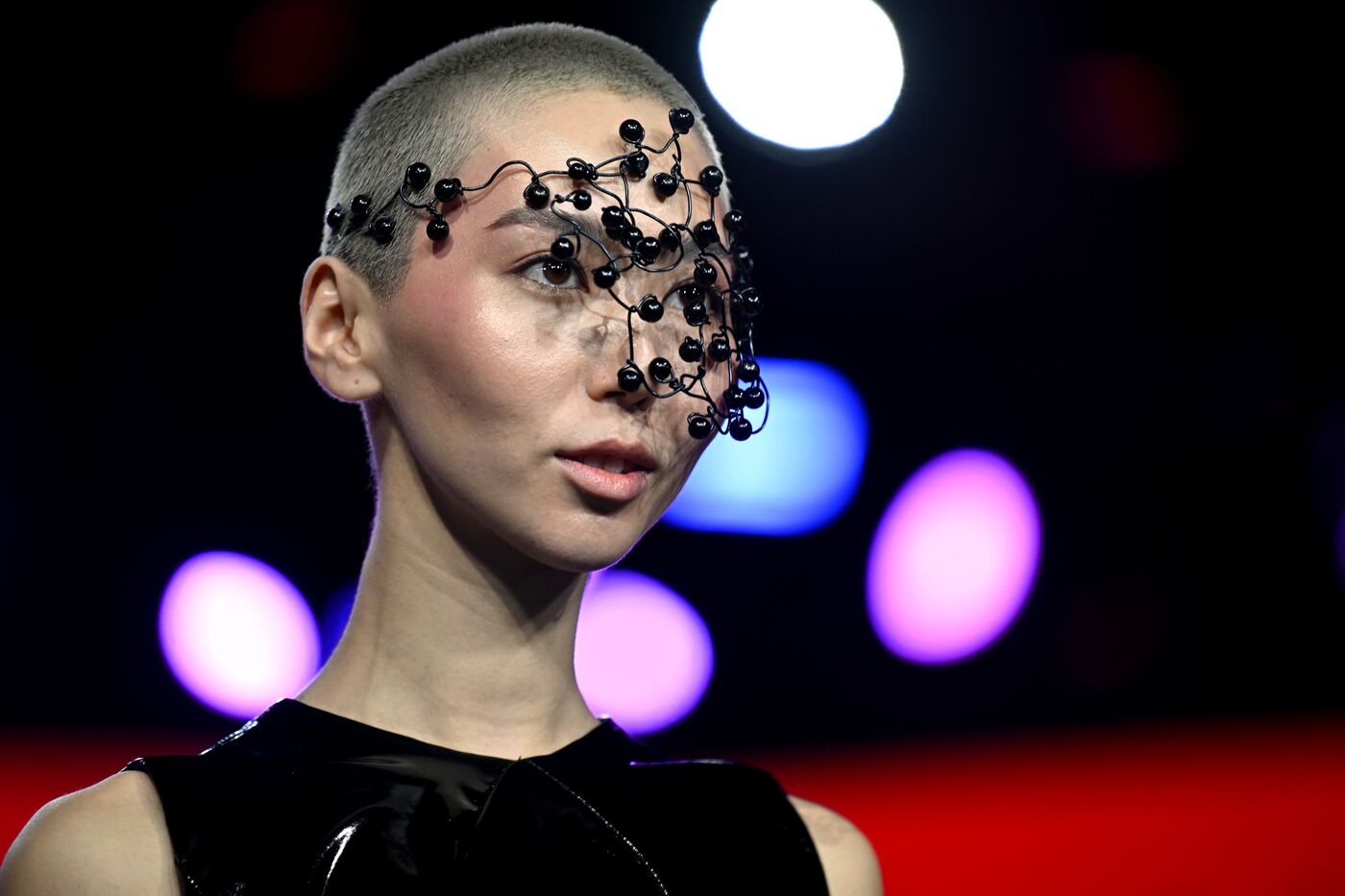 Выставка "Россия". Гала-показ российских школ моды по случаю закрытия Московской недели моды