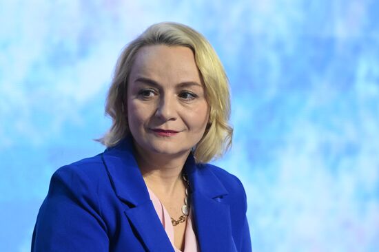 Международная выставка-форум "Россия"
Ток-шоу "Карьера в России", Павильон № 55 "Дом молодежи"
Дарья Крячкова, вице-президент по кадровой политике ПАО ГМК "Норильский никель" Место: Россия, Москва. Автор: Максим Блинов/РИА Новости. Выставка "Россия". Ток-шоу "Карьера в России"