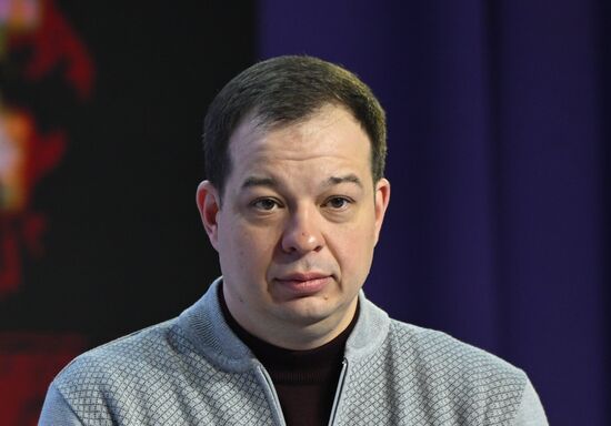 Международная выставка-форум "Россия"
Ток-шоу "Карьера в России", Павильон № 55 "Дом молодежи"
Александр Збарский, заместитель начальника Департамента управления персоналом ОАО "РЖД" Место: Россия, Москва. Автор: Максим Блинов/РИА Новости. Выставка "Россия". Ток-шоу "Карьера в России"