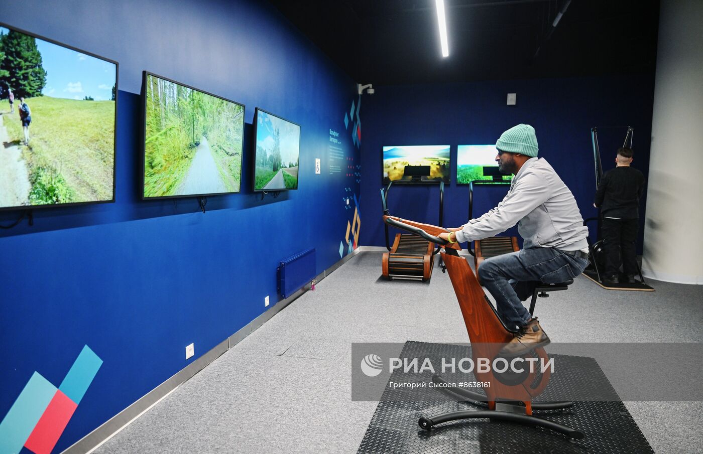 Выставка "Россия". Экскурсия участников ВФМ