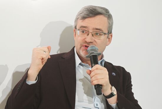 Выставка "Россия". Дискуссия о влиянии медиа на ценностные ориентиры молодежи