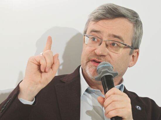 Выставка "Россия". Дискуссия о влиянии медиа на ценностные ориентиры молодежи