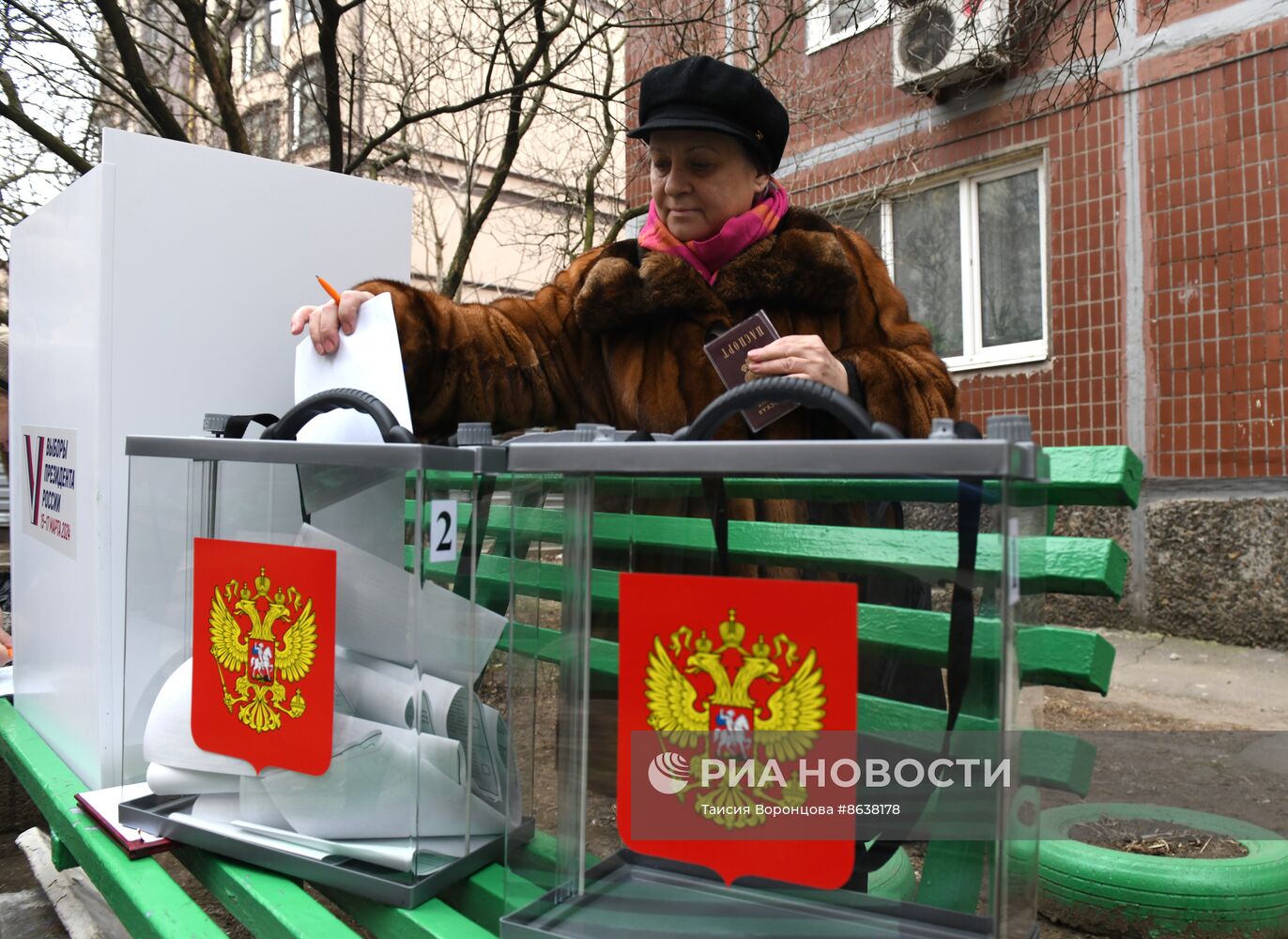 Досрочное голосование на выборах президента РФ началось в ДНР