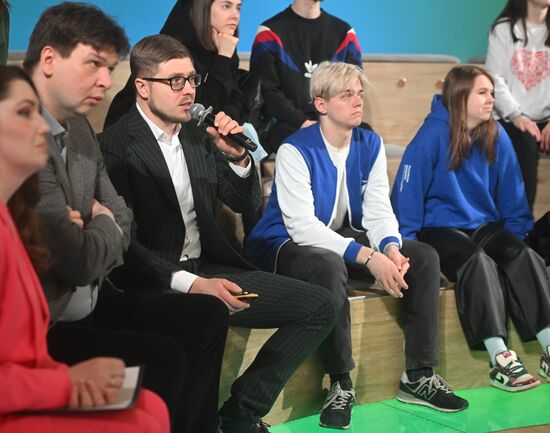 Выставка "Россия". Дискуссия о влиянии медиа на ценностные ориентиры молодежи