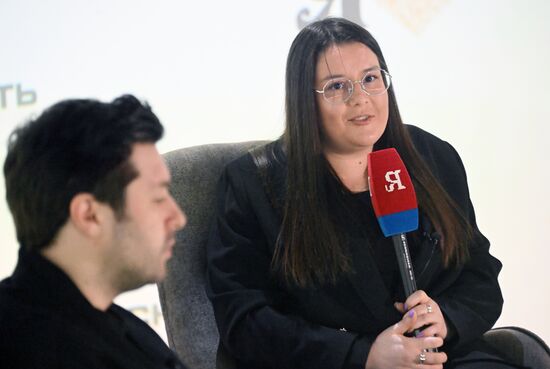 Выставка "Россия". Творческая встреча с авторами фильма "Летучий корабль"