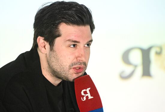 Выставка "Россия". Творческая встреча с авторами фильма "Летучий корабль"