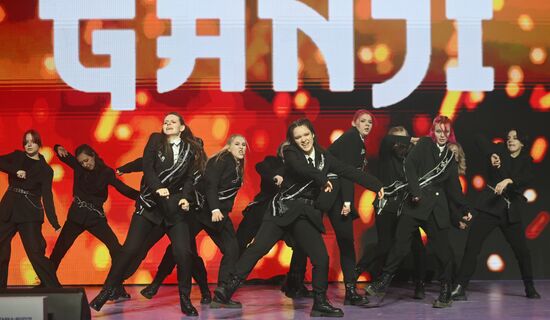 Международная выставка-форум "Россия"
Турнир по кей-поп кавер танцам "MDKM KPD K2", Павильон № 55 "Дом молодежи" Место: Россия, Москва. Автор: Михаил Воскресенский/РИА Новости. Выставка "Россия". Турнир по кей-поп кавер танцам "MDKM KPD K2"