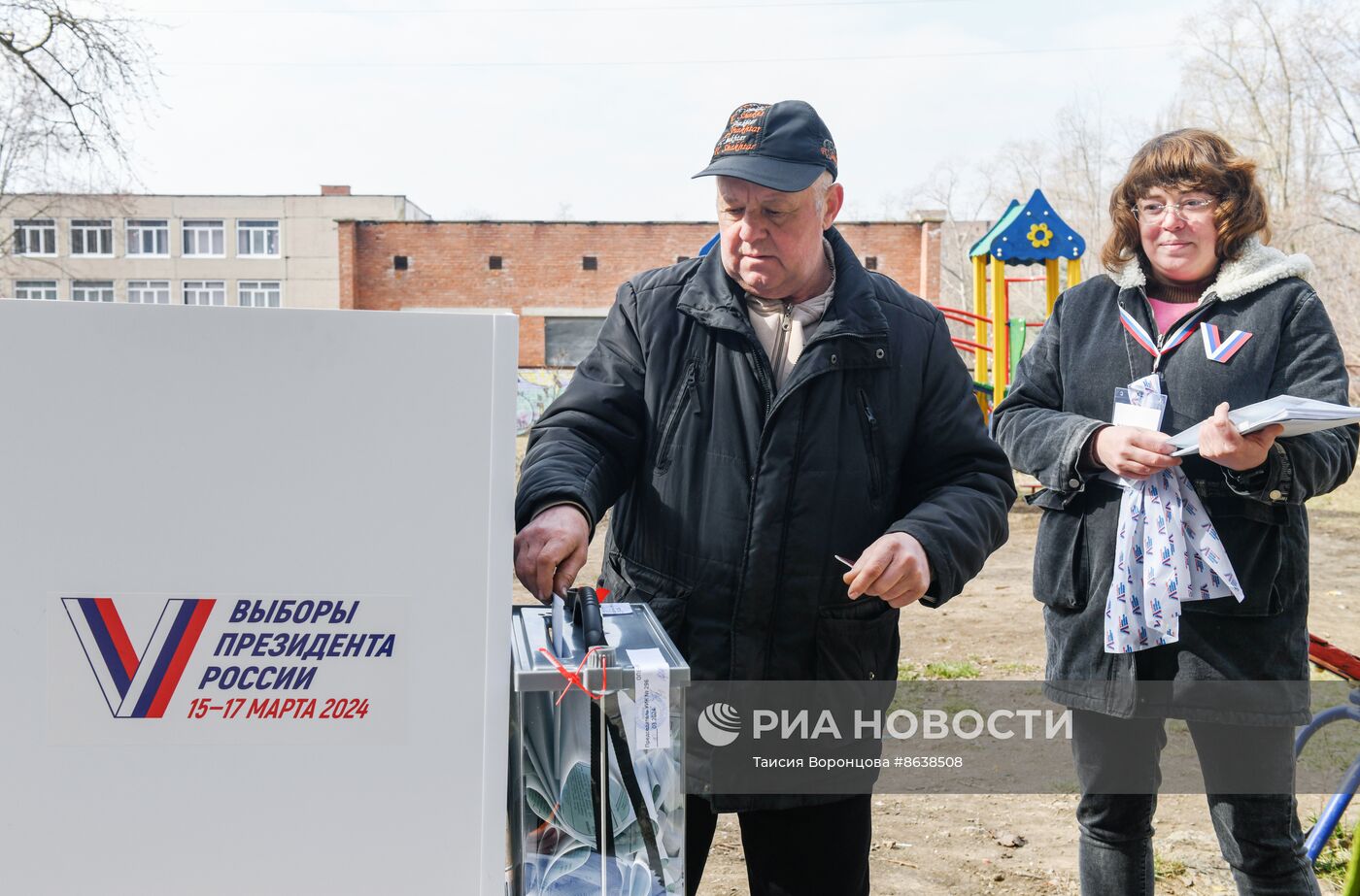 Досрочное голосование на выборах президента РФ началось в ДНР