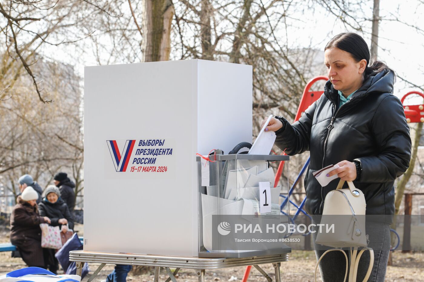 Досрочное голосование на выборах президента РФ началось в ДНР