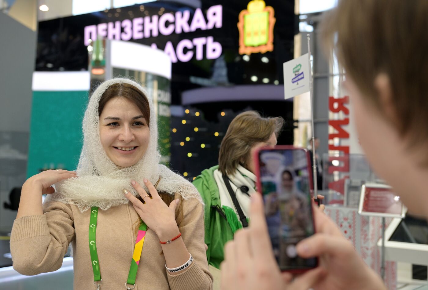 Выставка "Россия". Экскурсии для участников Всемирного фестиваля молодежи-2024 по павильонам выставки "Россия"