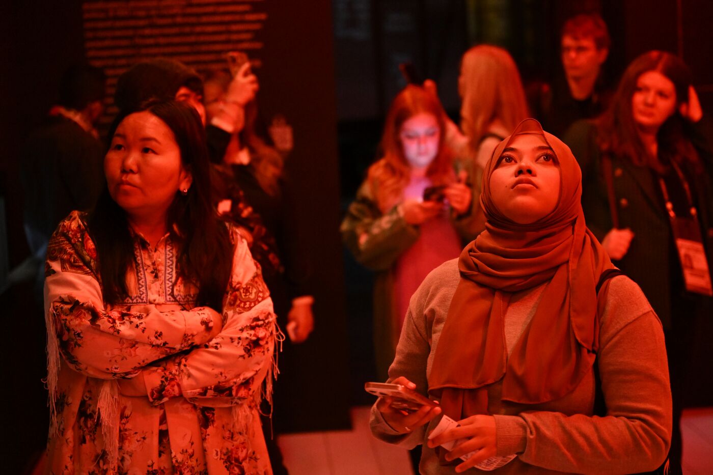 Выставка "Россия". Экскурсии для участников Всемирного фестиваля молодежи-2024 по павильонам выставки "Россия"