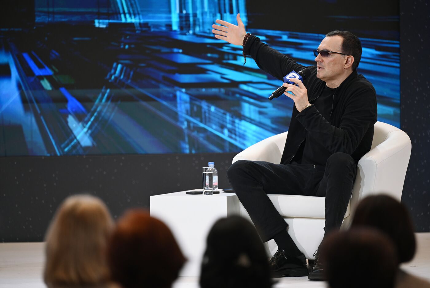 Выставка "Россия". Творческая встреча с актером Егором Бероевым