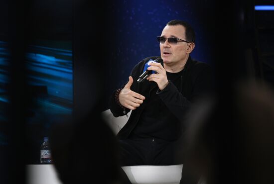 Выставка "Россия". Творческая встреча с актером Егором Бероевым