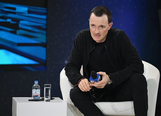 Выставка "Россия". Творческая встреча с актером Егором Бероевым