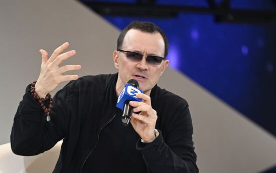 Выставка "Россия". Творческая встреча с актером Егором Бероевым