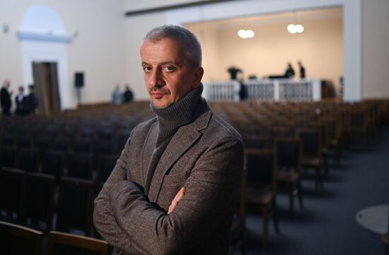 Выставка "Россия". Показ спектакля "Школа этикета"