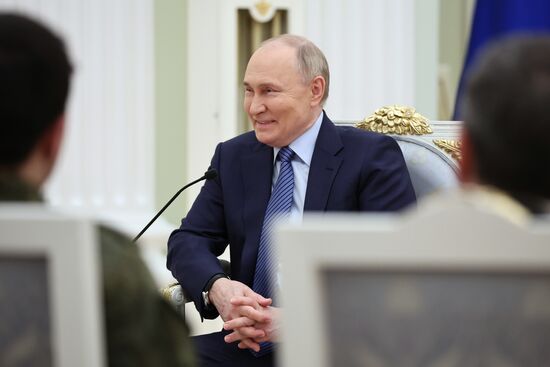 Президент РФ В. Путин встретился с победителями конкурса управленцев "Лидеры России"