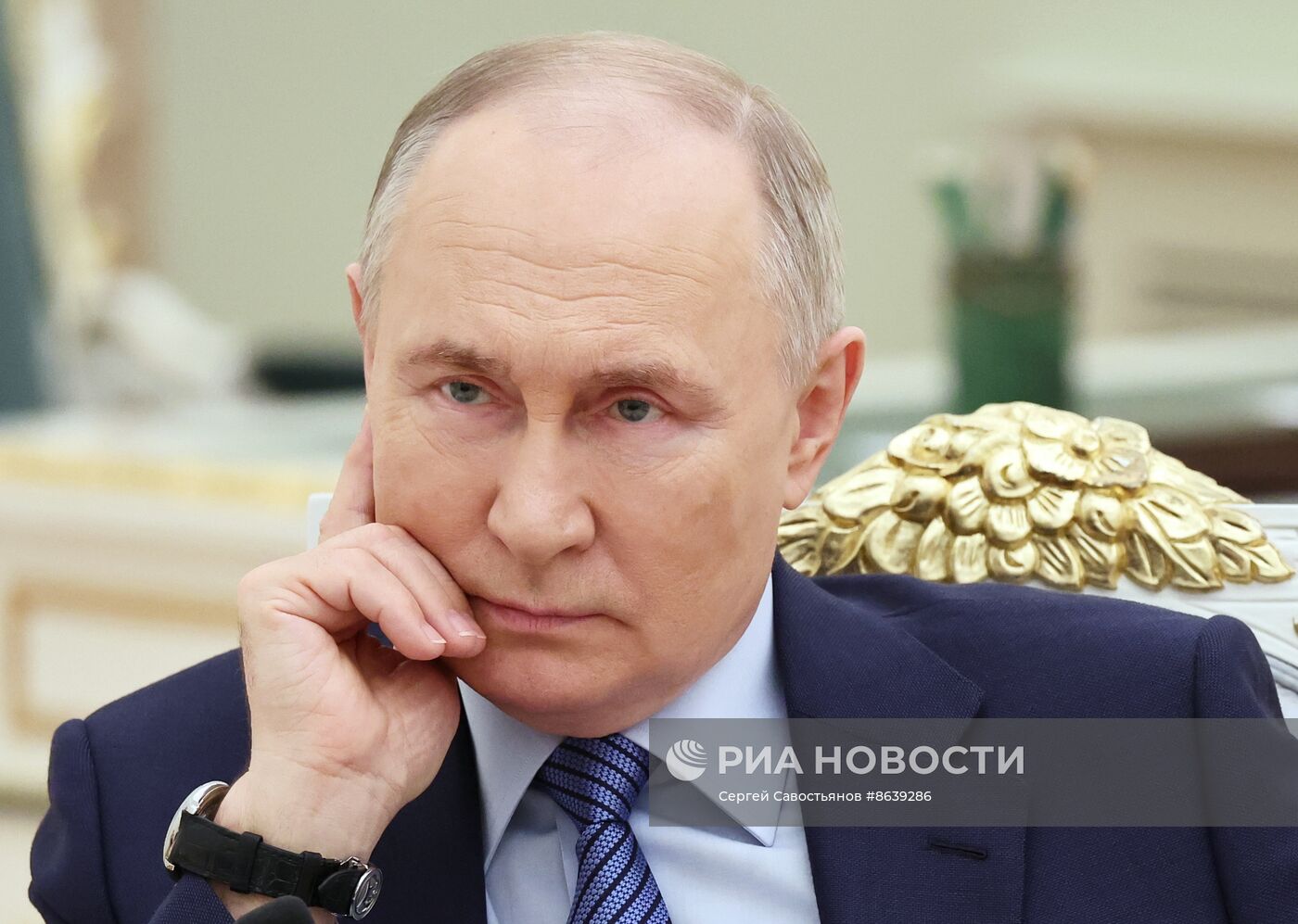 Президент РФ В. Путин встретился с победителями конкурса управленцев "Лидеры России"