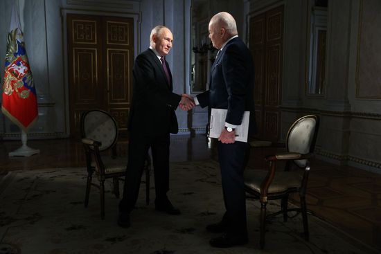 Интервью Владимира Путина гендиректору "России сегодня" Дмитрию Киселеву