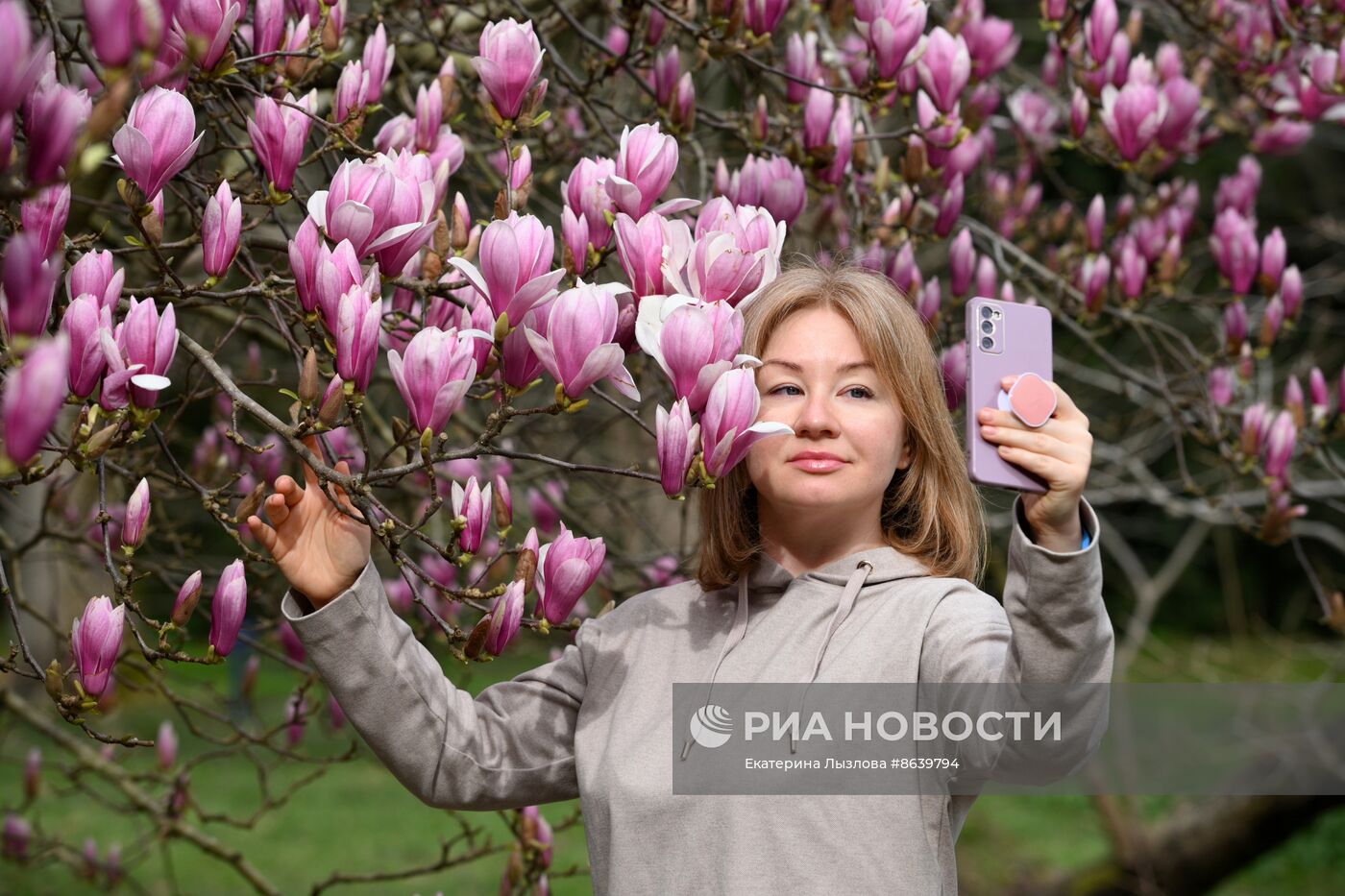 Цветение весенних растений в Сочи