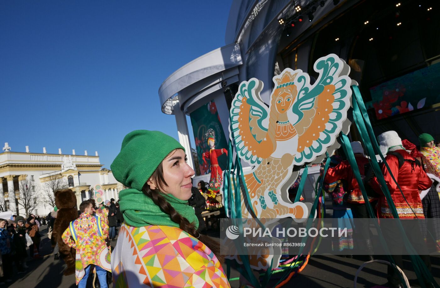 Выставка "Россия". Масленичная неделя: традиция "Лакомая среда или Тещин день"