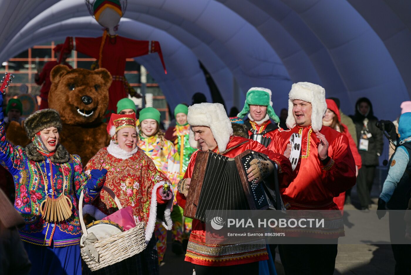 Выставка "Россия". Масленичная неделя: традиция "Лакомая среда или Тещин день"