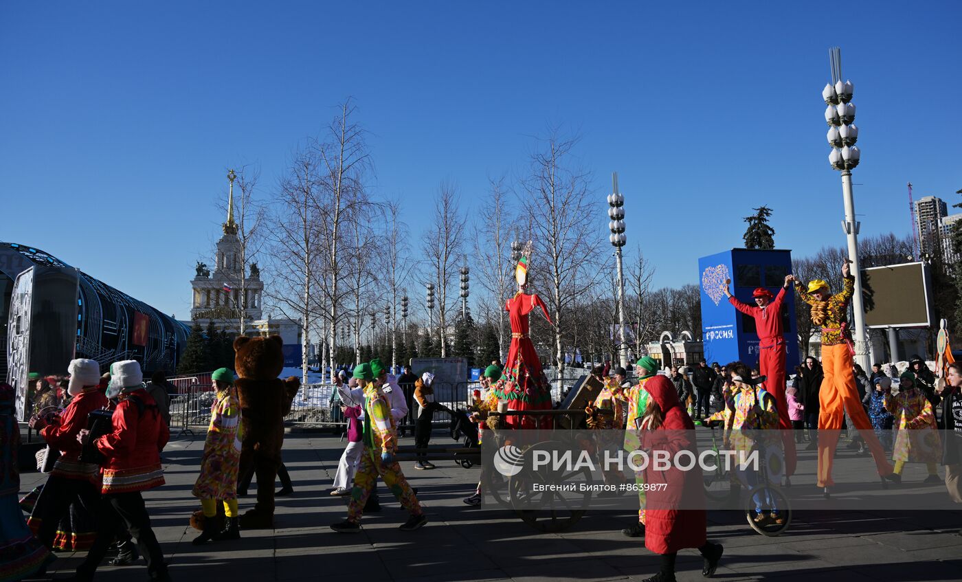 Выставка "Россия". Масленичная неделя: традиция "Лакомая среда или Тещин день"