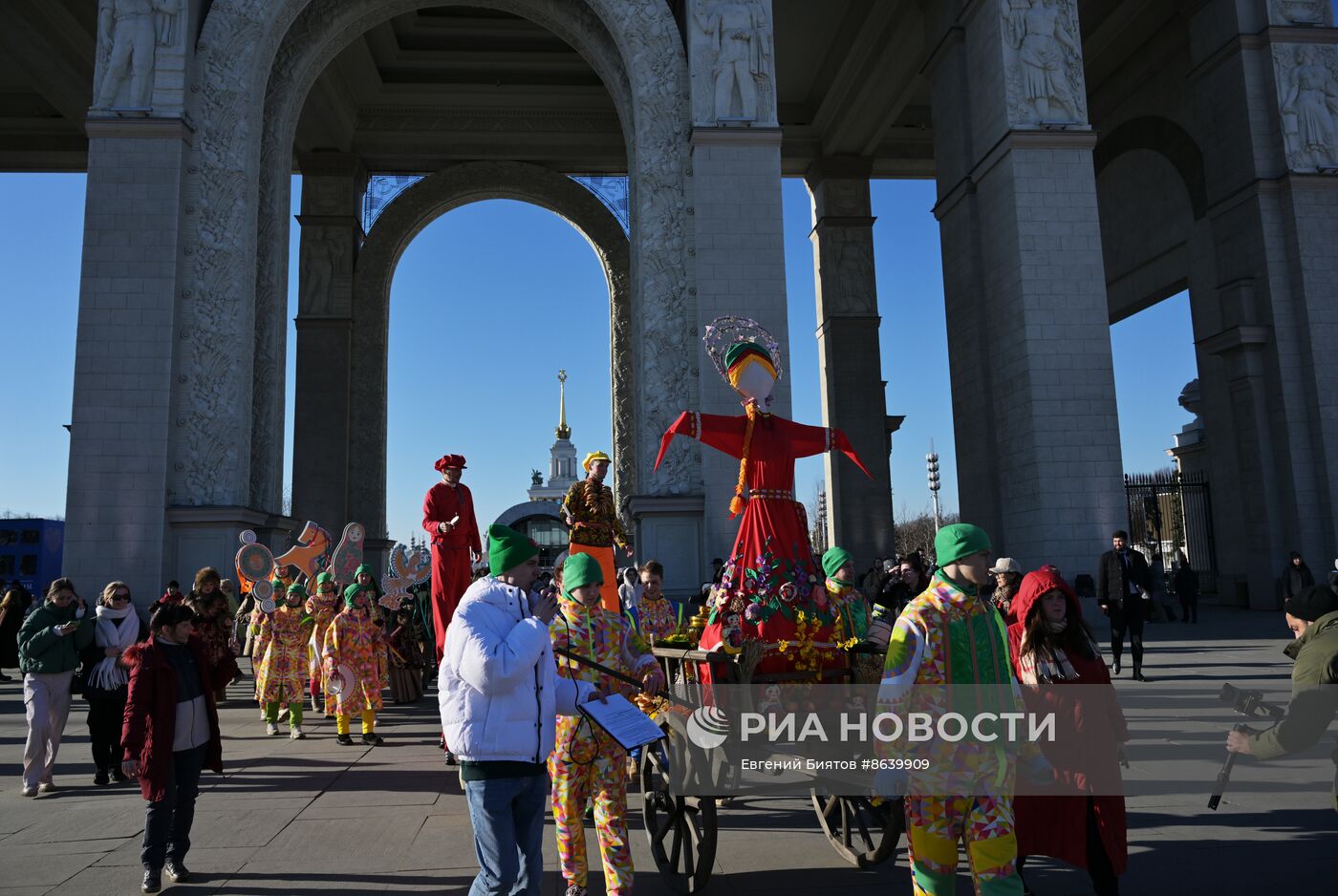 Выставка "Россия". Масленичная неделя: традиция "Лакомая среда или Тещин день"