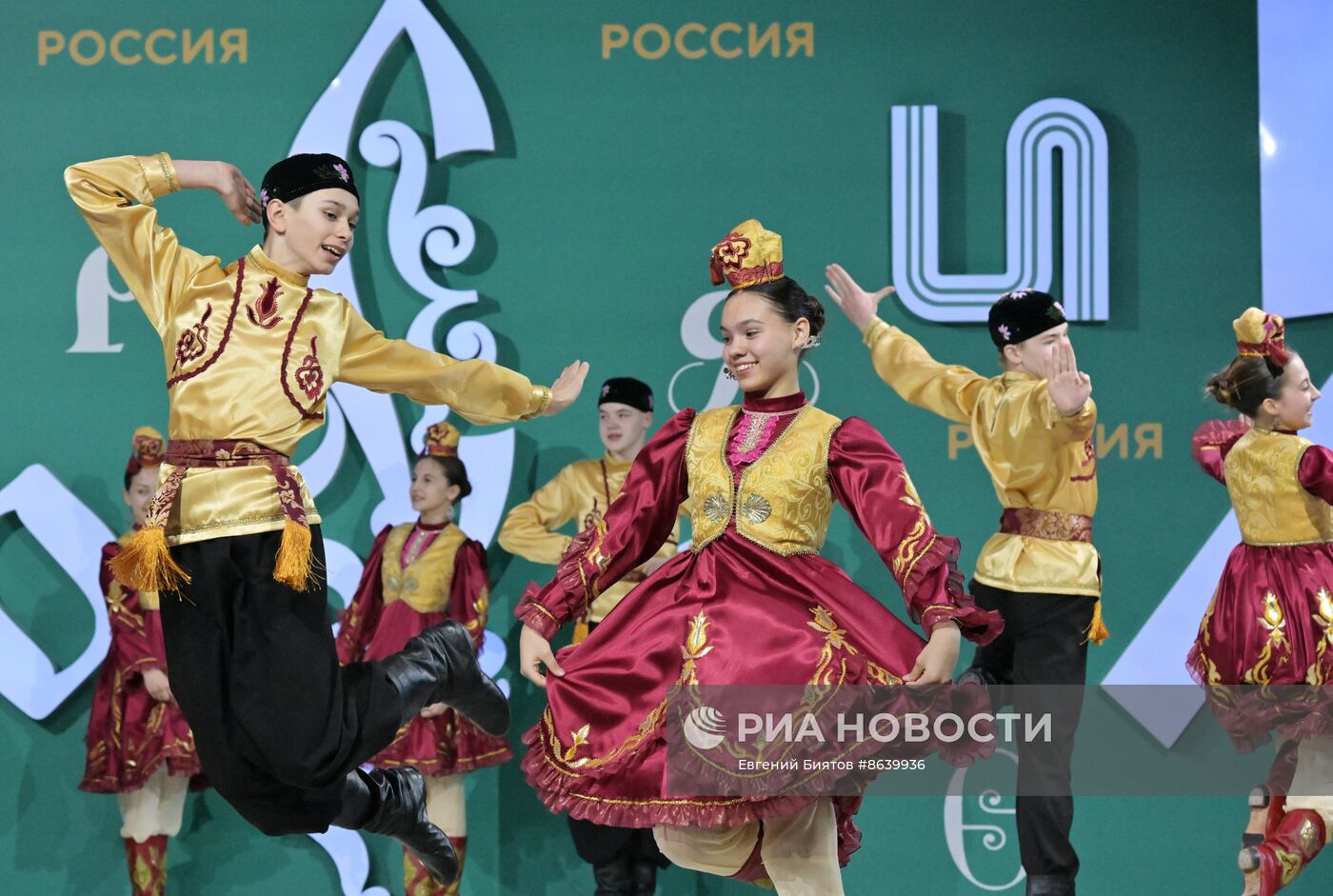 Выставка "Россия". Старт Всероссийской детской Фольклориады