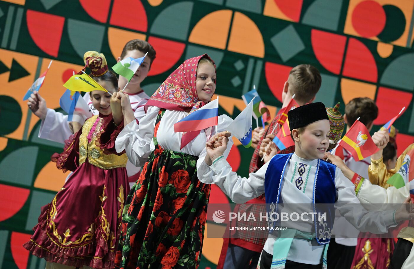 Выставка "Россия". Старт Всероссийской детской Фольклориады